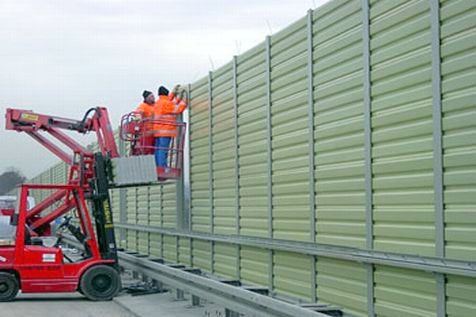 Reparatur einer Lärmschutzwand